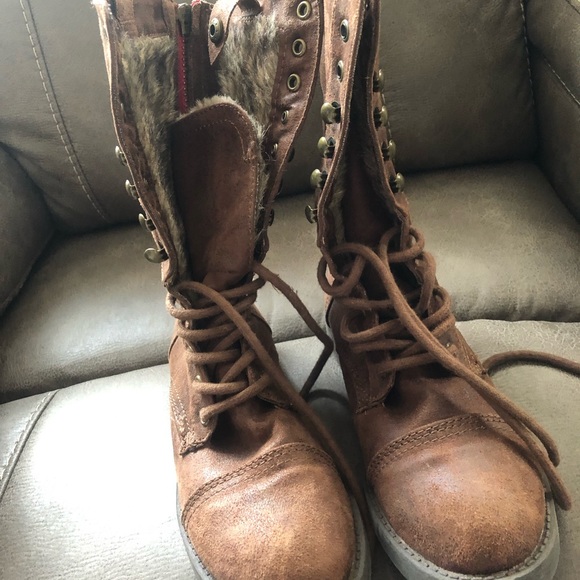 Falls Creek brown boots - Picture 1 of 2